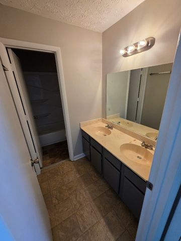 1317 Pierce Rd B, Madison, TN 37115