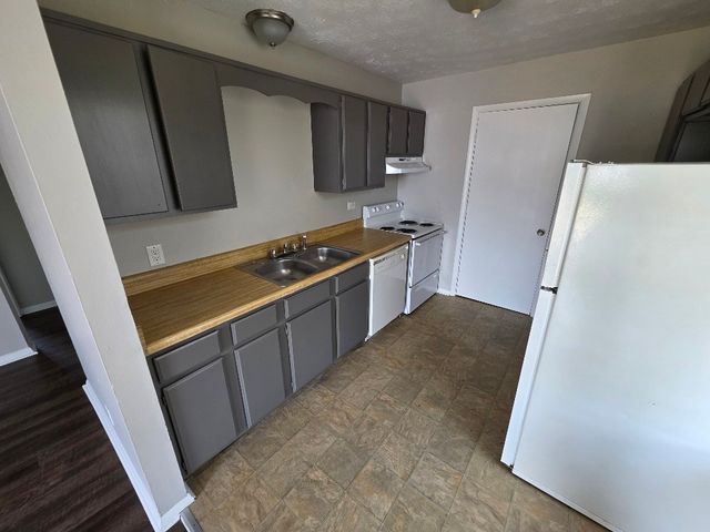 1317 Pierce Rd B, Madison, TN 37115
