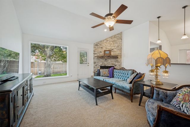 1686 Crosshaven Drive, Lewisville, TX 75077