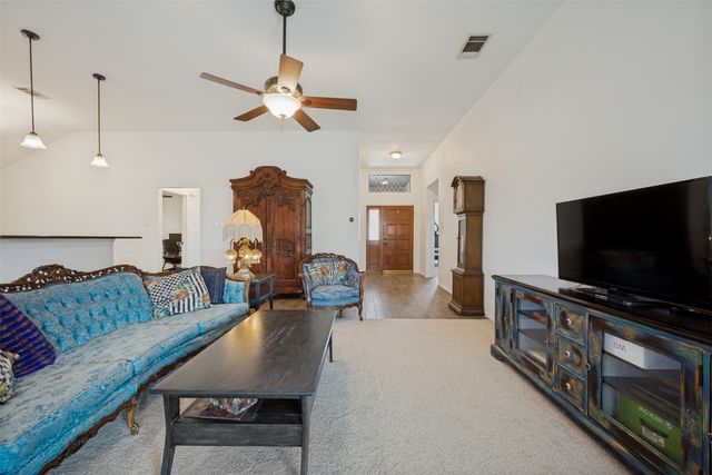 1686 Crosshaven Drive, Lewisville, TX 75077