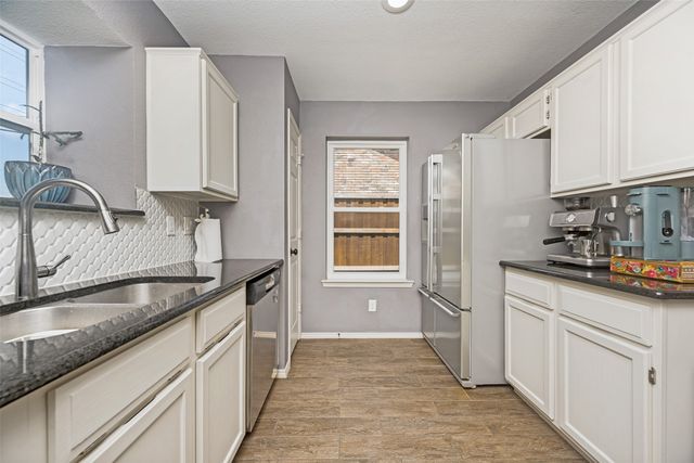 1686 Crosshaven Drive, Lewisville, TX 75077