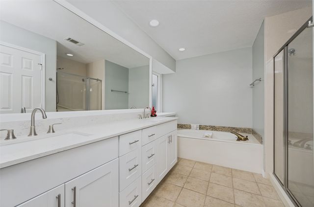1686 Crosshaven Drive, Lewisville, TX 75077