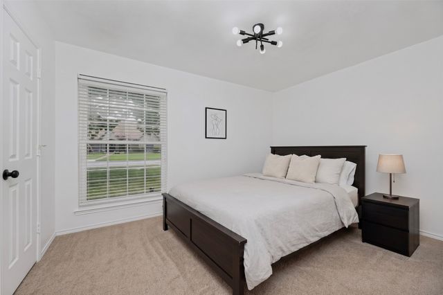 1686 Crosshaven Drive, Lewisville, TX 75077