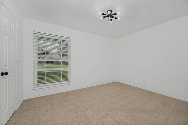 1686 Crosshaven Drive, Lewisville, TX 75077
