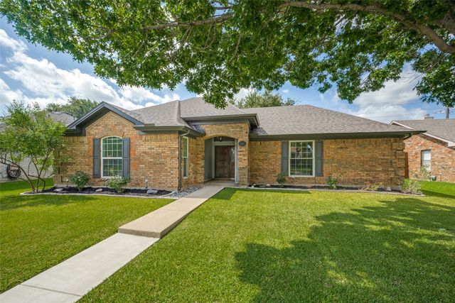 1686 Crosshaven Drive, Lewisville, TX 75077