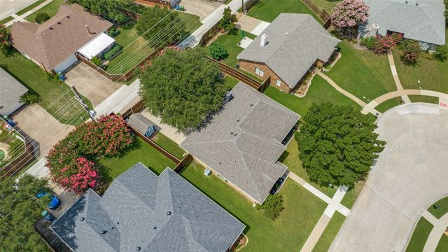 1686 Crosshaven Drive, Lewisville, TX 75077