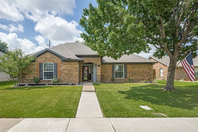 1686 Crosshaven Drive, Lewisville, TX 75077