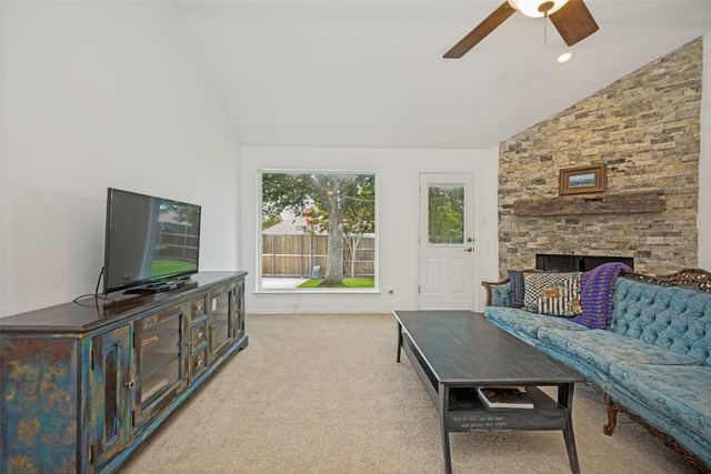 1686 Crosshaven Drive, Lewisville, TX 75077