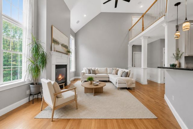 12 Rachel Way, Bedford, NH 03110