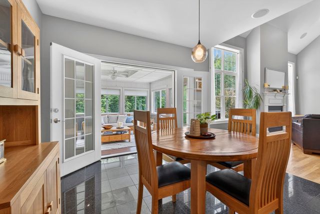 12 Rachel Way, Bedford, NH 03110