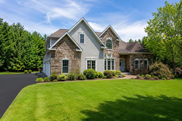 12 Rachel Way, Bedford, NH 03110