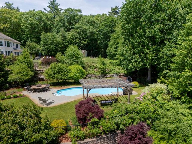12 Rachel Way, Bedford, NH 03110