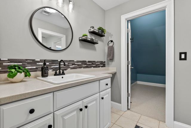 12 Rachel Way, Bedford, NH 03110