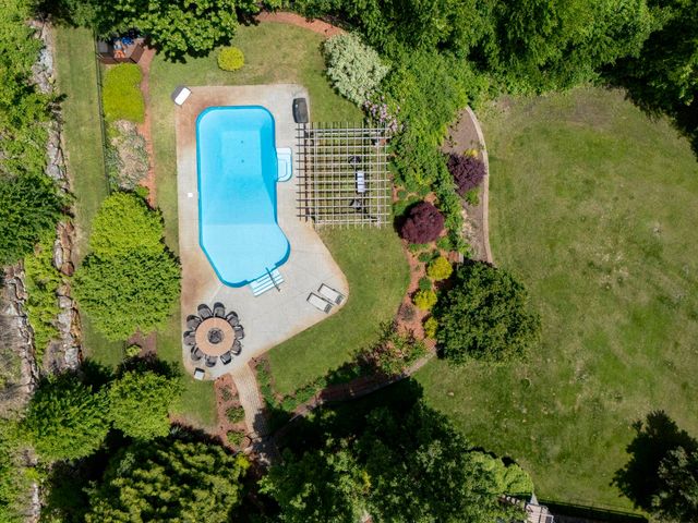 12 Rachel Way, Bedford, NH 03110