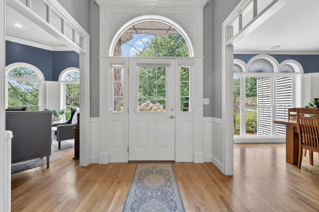 12 Rachel Way, Bedford, NH 03110
