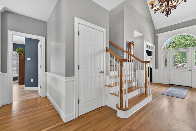 12 Rachel Way, Bedford, NH 03110