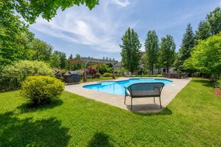 12 Rachel Way, Bedford, NH 03110