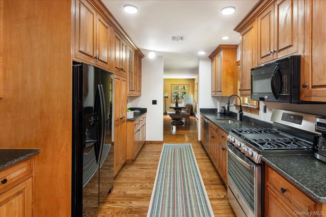 284 Germonds Road, West Nyack, NY 10994