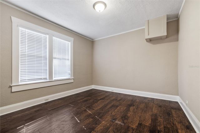 1209 E IDA STREET, Tampa, FL 33603