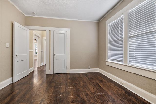 1209 E IDA STREET, Tampa, FL 33603