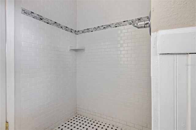 1209 E IDA STREET, Tampa, FL 33603