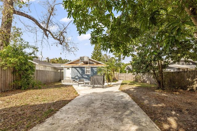 1209 E IDA STREET, Tampa, FL 33603