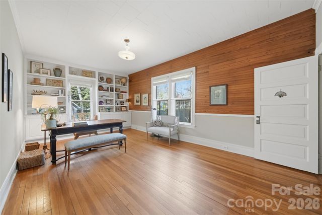 321 9th Street NW, Hickory, NC 28601