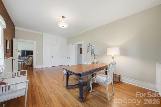 321 9th Street NW, Hickory, NC 28601