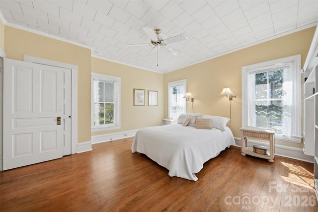321 9th Street NW, Hickory, NC 28601