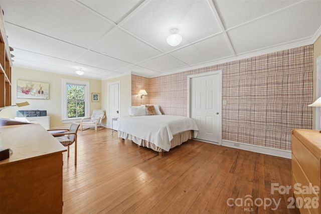321 9th Street NW, Hickory, NC 28601