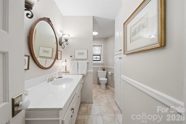 321 9th Street NW, Hickory, NC 28601
