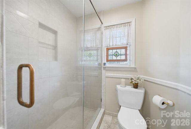 321 9th Street NW, Hickory, NC 28601