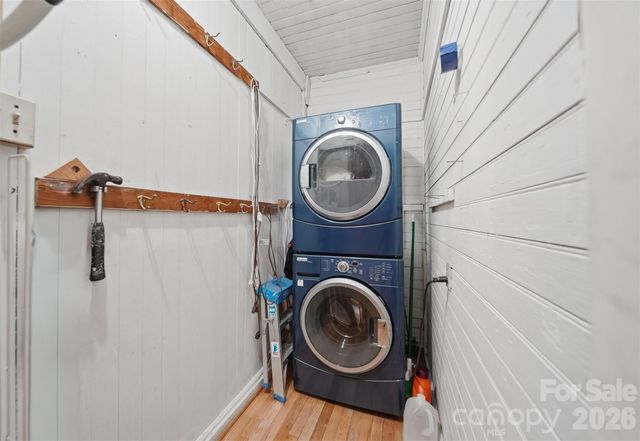 321 9th Street NW, Hickory, NC 28601