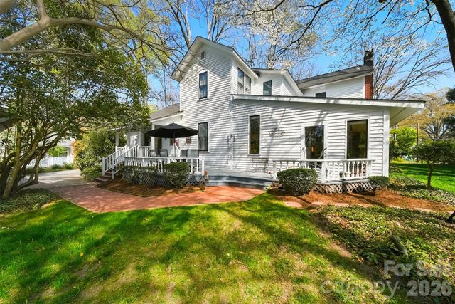321 9th Street NW, Hickory, NC 28601