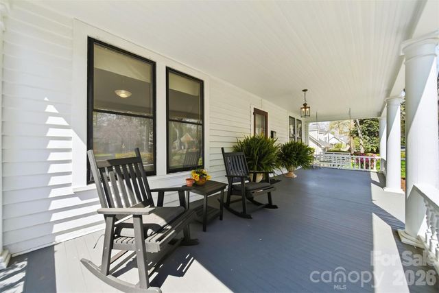 321 9th Street NW, Hickory, NC 28601