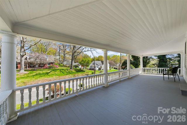 321 9th Street NW, Hickory, NC 28601
