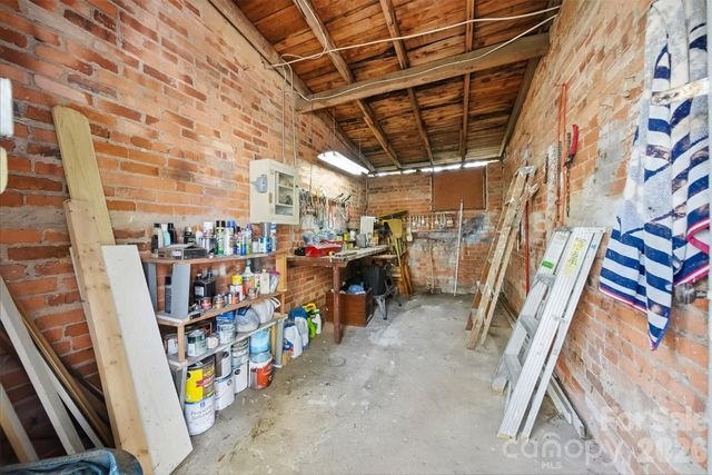 321 9th Street NW, Hickory, NC 28601