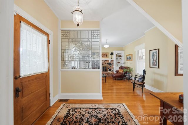 321 9th Street NW, Hickory, NC 28601