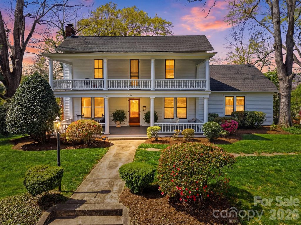 321 9th Street NW, Hickory, NC 28601