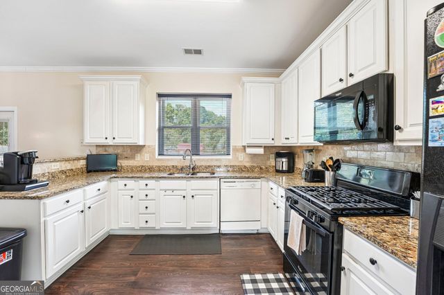 5067 Huntcrest Drive SW, Mableton, GA 30126