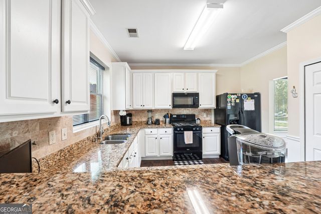 5067 Huntcrest Drive SW, Mableton, GA 30126