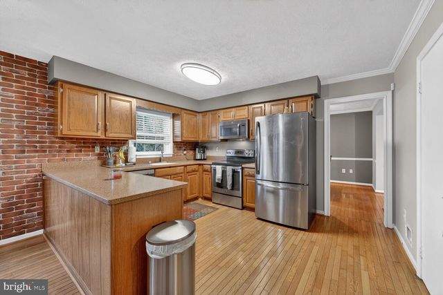 16219 SUNNY KNOLL DR, Dumfries, VA 22025