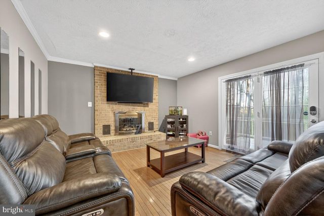 16219 SUNNY KNOLL DR, Dumfries, VA 22025