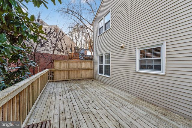 16219 SUNNY KNOLL DR, Dumfries, VA 22025