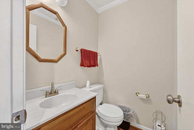 16219 SUNNY KNOLL DR, Dumfries, VA 22025