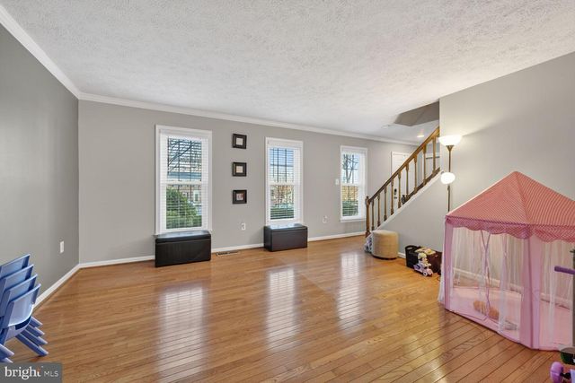 16219 SUNNY KNOLL DR, Dumfries, VA 22025