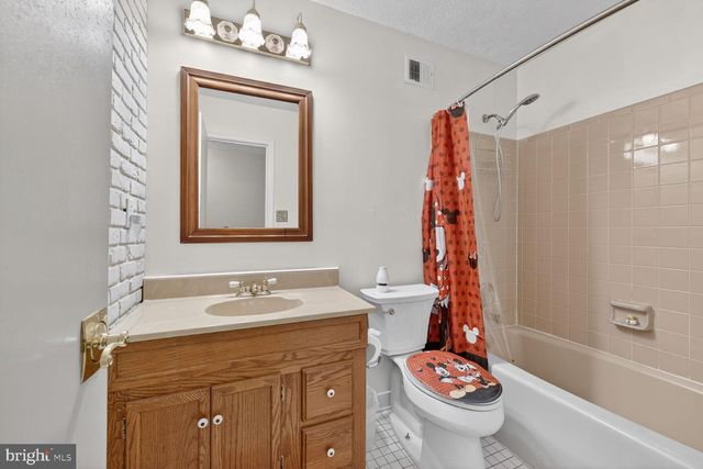 16219 SUNNY KNOLL DR, Dumfries, VA 22025