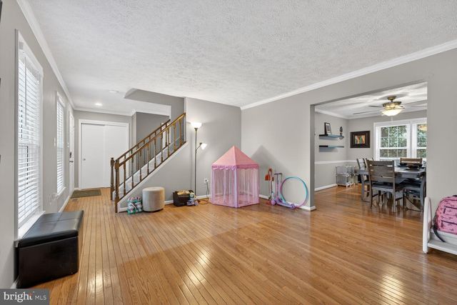 16219 SUNNY KNOLL DR, Dumfries, VA 22025