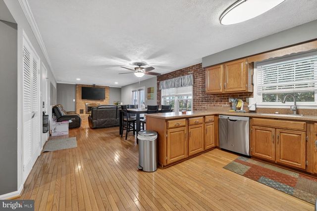 16219 SUNNY KNOLL DR, Dumfries, VA 22025