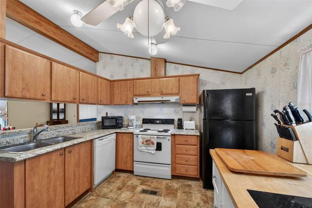 4100 CAREFREE WAY, Zephyrhills, FL 33541